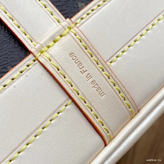 WIS NOÉ VUITTON LOUIS 0109